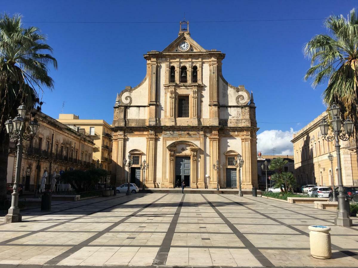 דירות אוגוסטה Casa Al Duomo מראה חיצוני תמונה